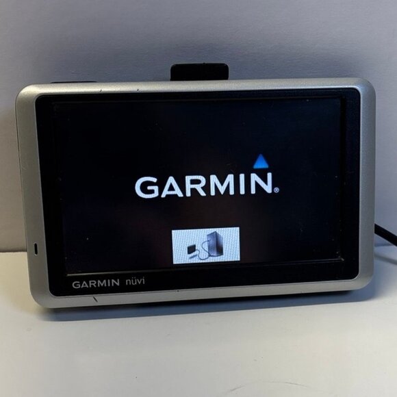 Garmin‎ nuvi (4 inch screen) - Picture 1 of 8